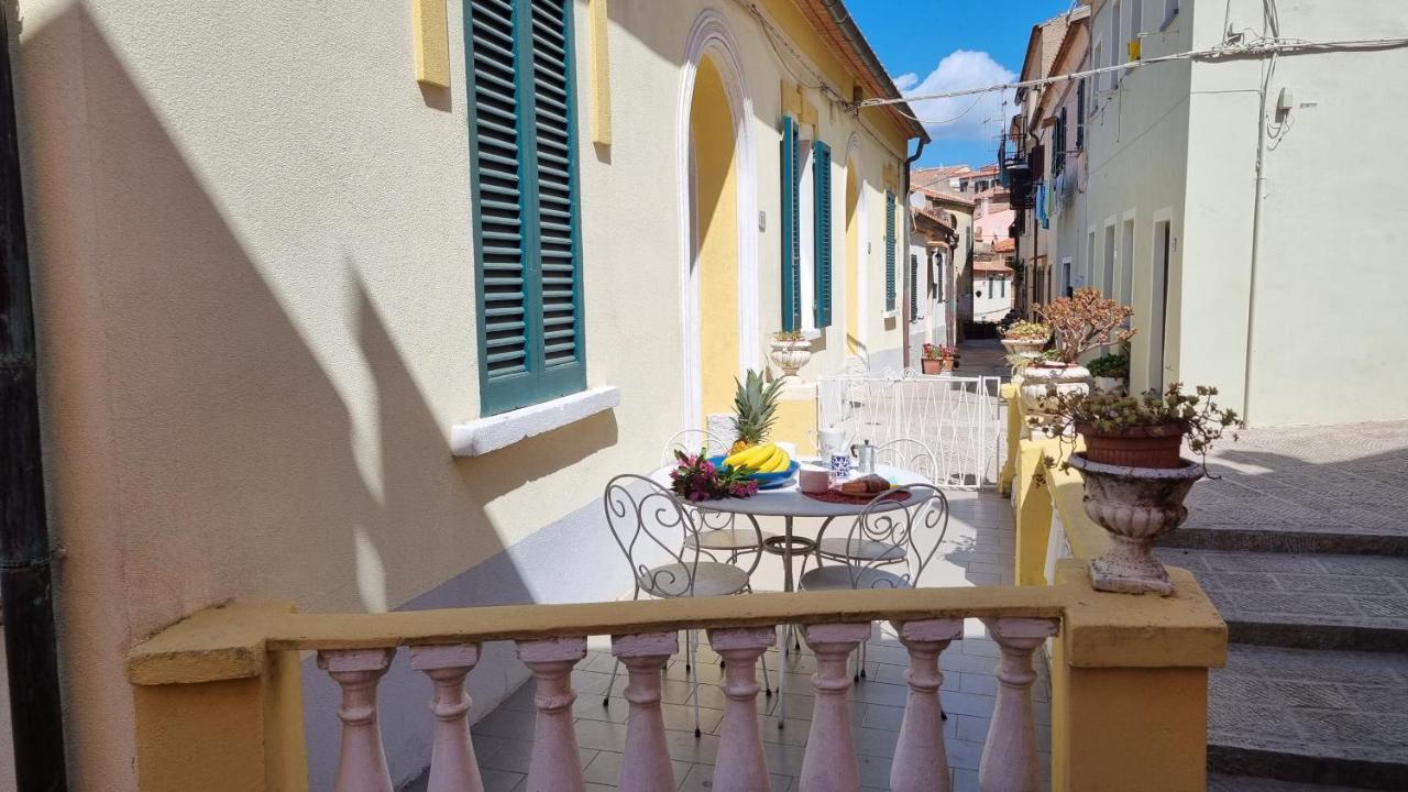La Terrazza Nel Cuore Di Capoliveri Bagian luar foto